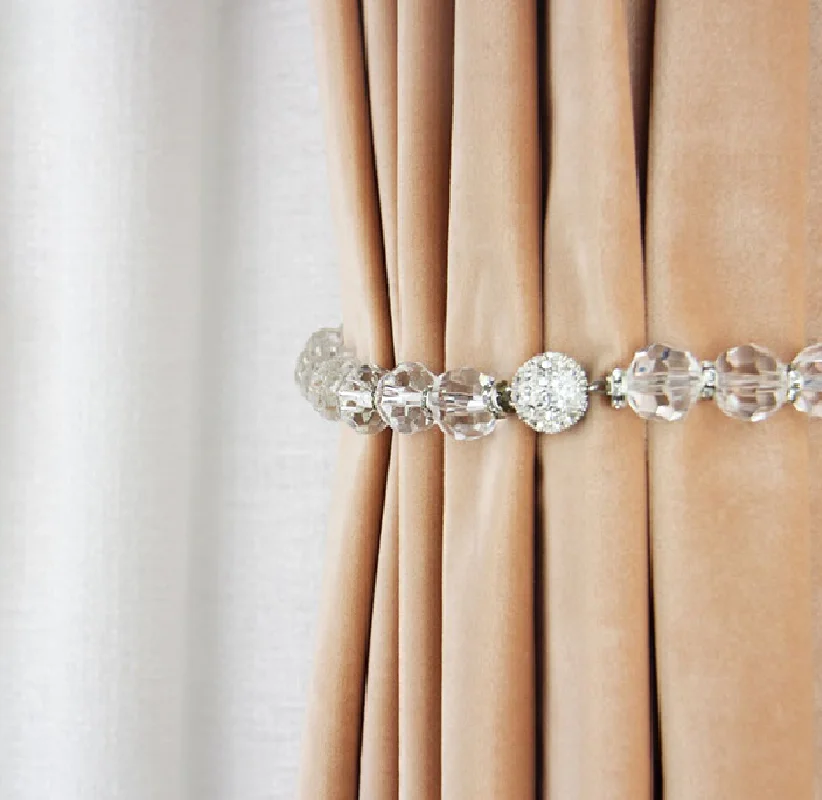 

Original Popular Light Luxury Ins Wind Super Transparent Acrylic Magnetic Buckle Curtain Decoration Strap Tassel Hanging Ball