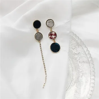 

Japan and South Korea temperament retro contracted new winter girl asymmetric crystal chain tassel earrings