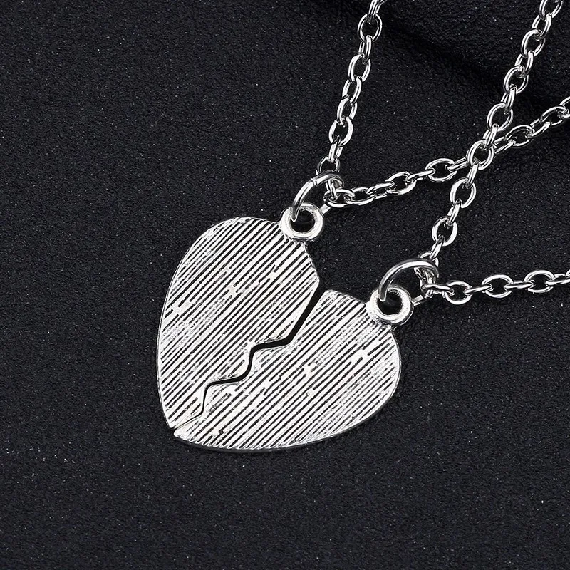 2Pcs-Set-Best-Friends-Charm-Pendants-Splice-Broken-Heart-Bff-Necklaces-For-Women-Men-Gifts-Fashion (2)