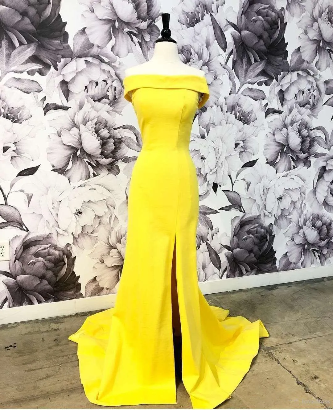 

Sexy Long Yellow Mermaid Off Shoulder Prom Dresses with Slit Custom Made Criss-cross Back Evening Gowns Party Dress for Women