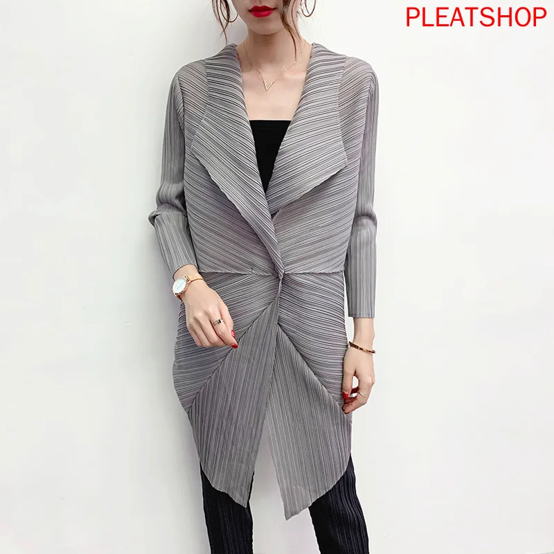 

Miyake Pleat Thin Coat for Women, Elegant One-Button Trench Coat, Loose and Plus-sized, Europe and America, New Style, Summer