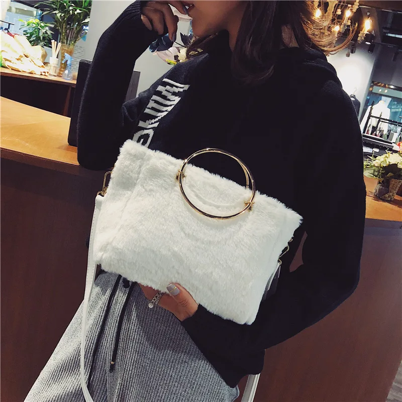 

Winter Plush Bucket Bag Metal Ring One-Shoulder Diagonal Handbag