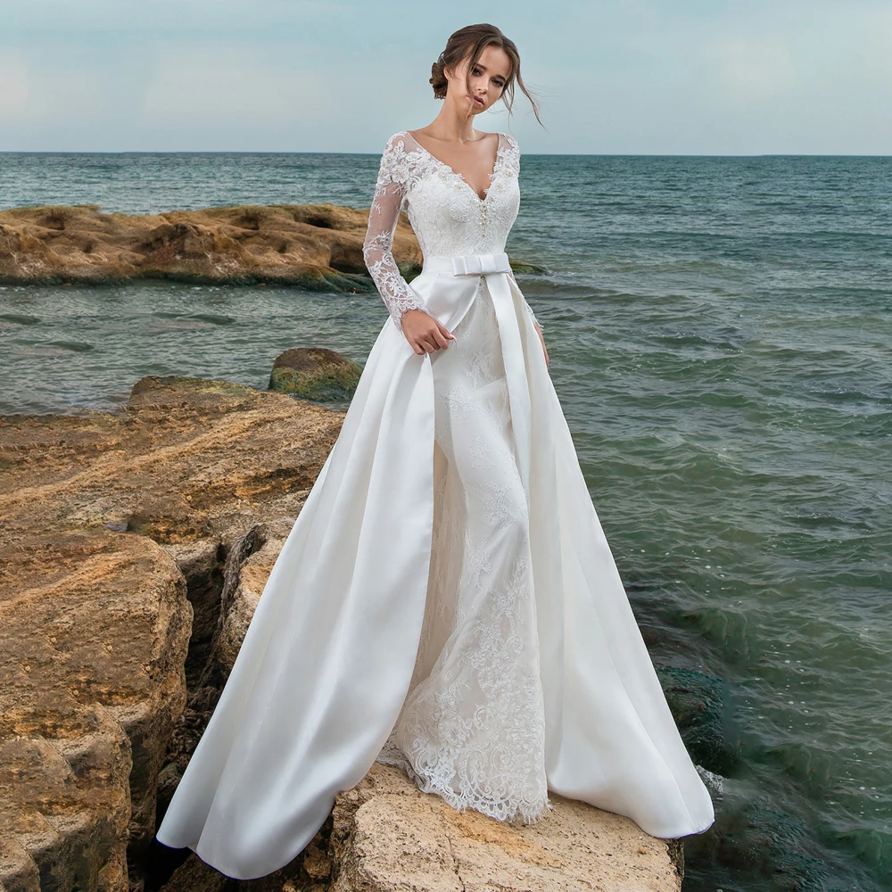 

Платье свадебное атласное со съемным шлейфом, V-образным вырезом и длинным рукавом