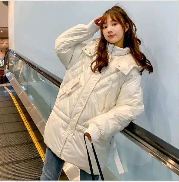 Beige White Новая зимняя Глянцевая пуховая парка, Женское зимнее пальто, свободная зимняя теплая Толстая парка, женская зимняя одежда средней длины с капюшоном M059 - Цвет: Beige White