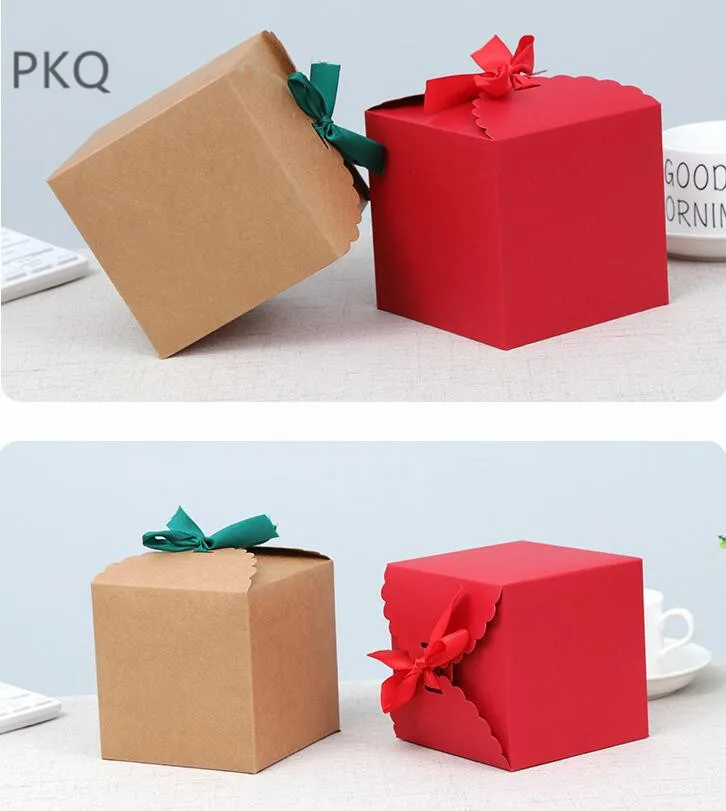 

15pcs 11*11*11cm Brown/Red Paper Candy Box Square Gift Packaging Box With Ribbon Wedding Candy Favors Gift Boxes