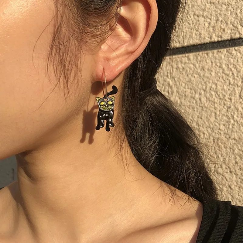 

Punk Alloy Black Cat Hoop Earrings for Women Gift Exaggerate Circle Animal Dangle Oorbellen Statement Party Jewelry Accessories