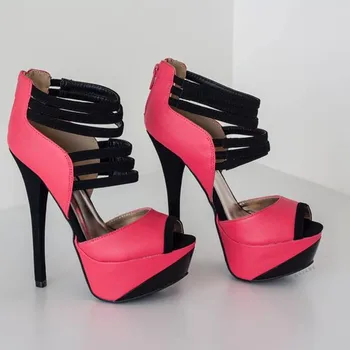 

This beautiful sandal looks nice and elegant