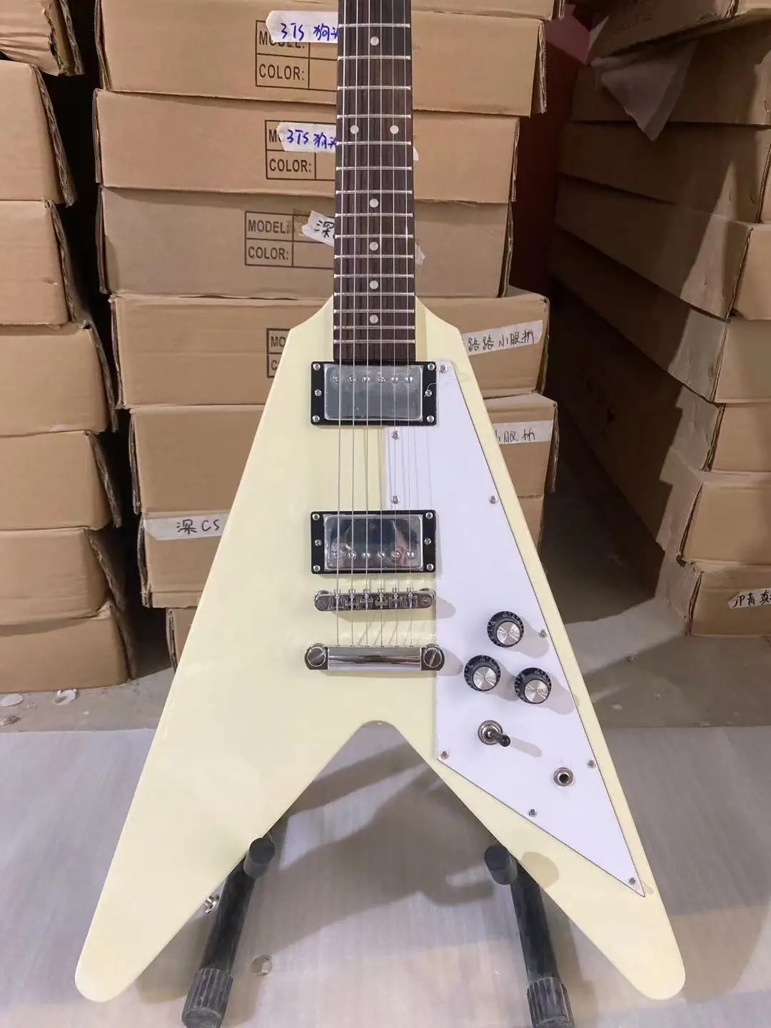 Fly-V Electric Guitar Cream Yellow Color Mahogany Body Rosewood Fingerboard High Quality Guitarar Free Shipping