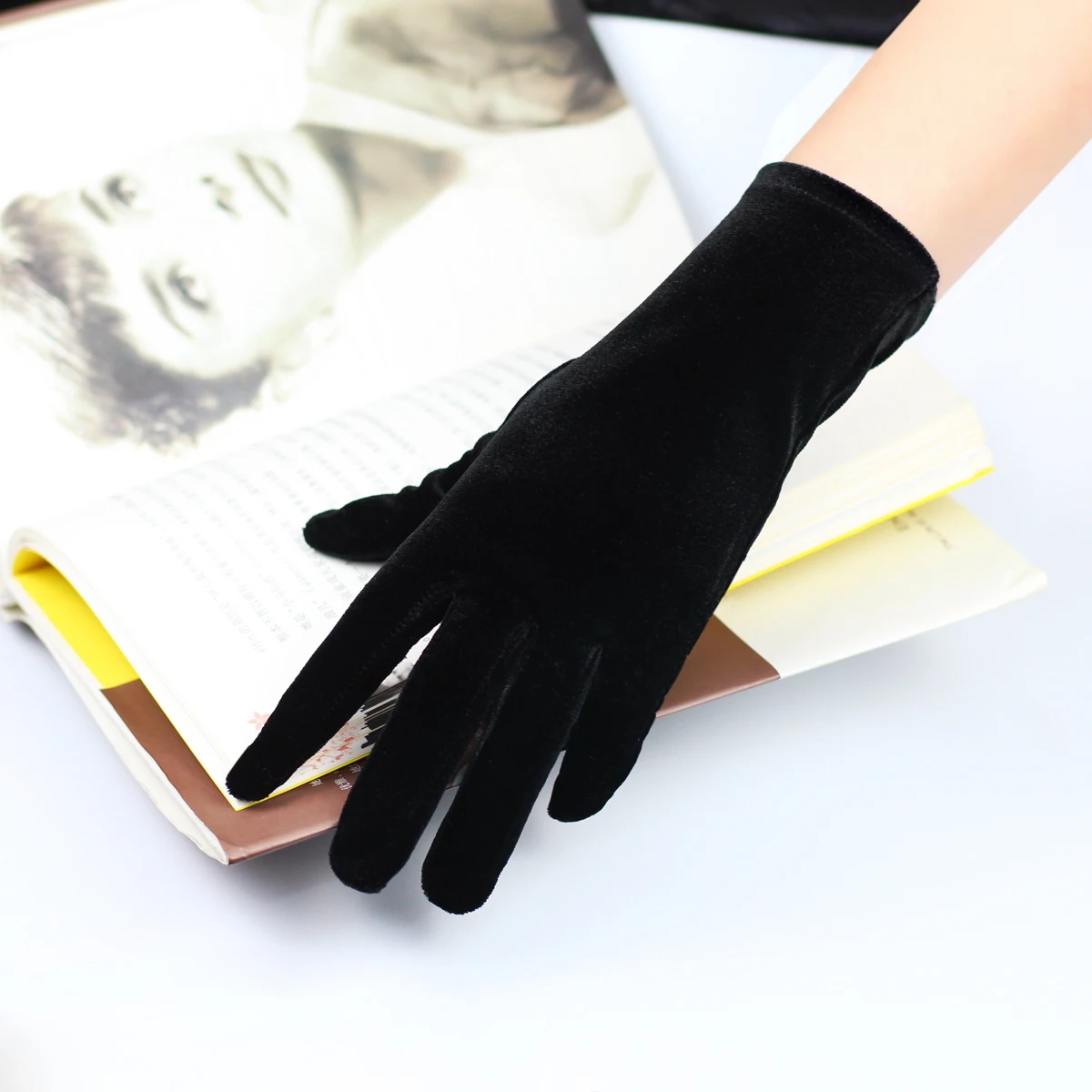 WG011-1 simple wedding bridal black short gloves velvet