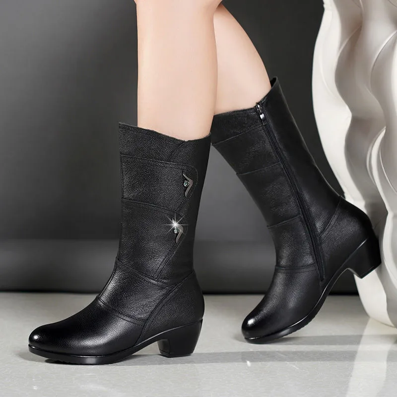Зимние женские сапоги до середины икры; Новинка; стильные однотонные черные кожаные туфли с острым носком; модная повседневная женская обувь; botas Mujer - Цвет: Black velvet