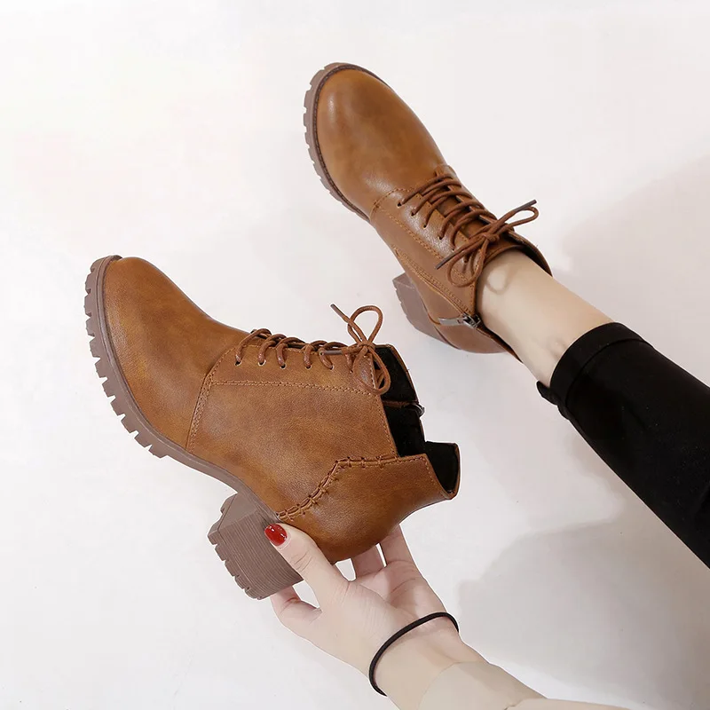 

STAN SHARK Woman Non-slip Comfortable Short Boots Woman Boots Korean version of the comfortable round head with thick boots