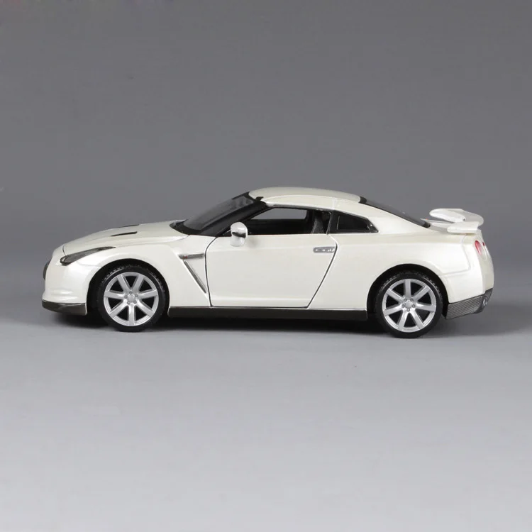 Maisto 1/24 спортивный автомобиль Nissan 2009 GTR Simulatio Коллекционное издание металлическая литая модель автомобиля детские игрушки подарок - Цвет: 31294