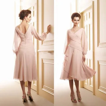 

Long Sleeves Mother of the Bride Groom Dresses 2019 V Neck Knee Length Chiffon Pleated A line for Wedding Party Gowns
