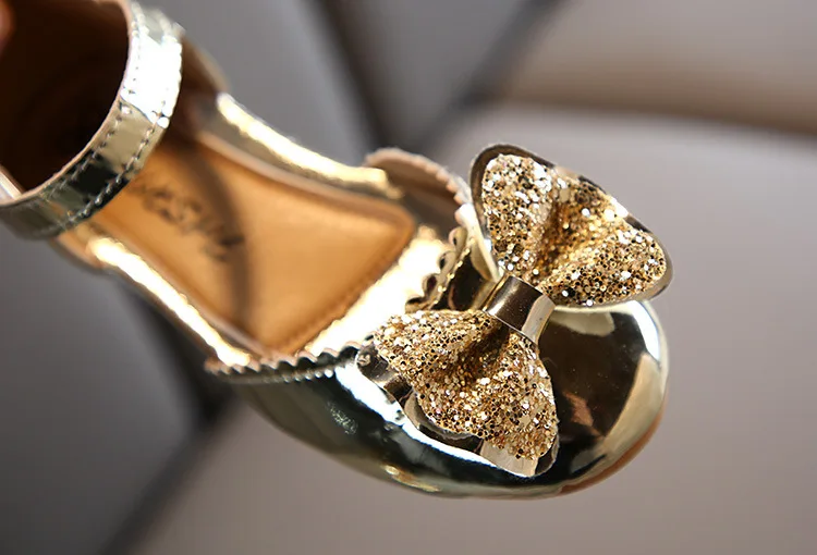 13092386089_2067024571