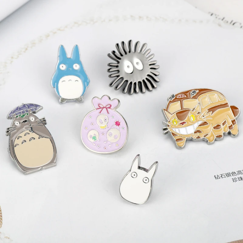 

5 Styles Fashion Creative Cartoon Anime Totoro Brooches For Women Men Kids Kawaii Cats bus Enamel Pin Denim Lapel Badges