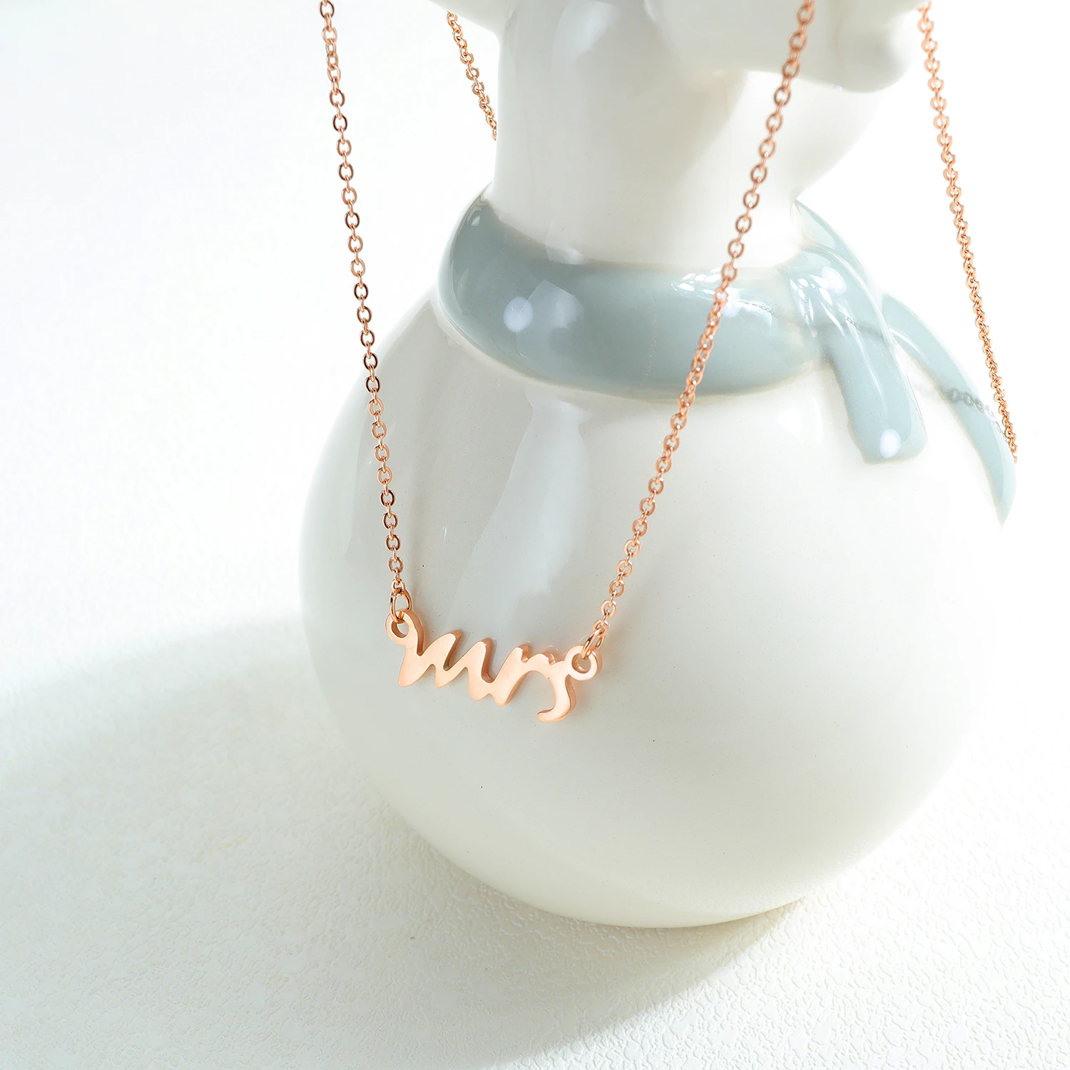 Mrs necklace rose gold Clearance