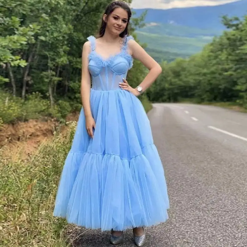 Azul cinta de espaguete vestidos de baile a linha em camadas tornozelo vestido de baile exposed desossamento puffy saia vestidos de festa à noite