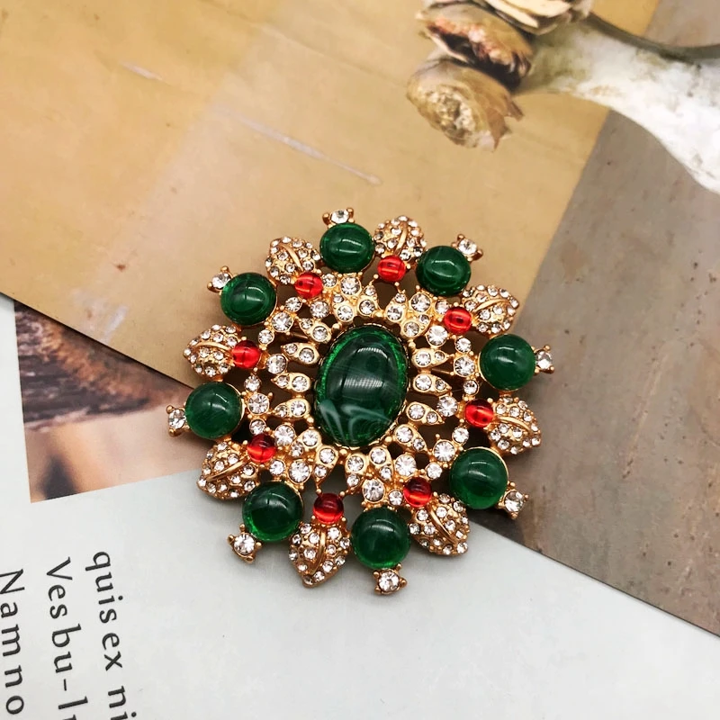 Green Brooches Classic Large Vintage Rhinestones Luxurious Jewelry Pins For Party Birthday Gifts