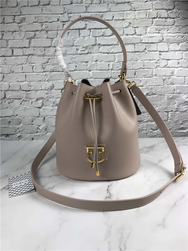 

2019 Spring/Summer New Arrivals Original FURLA Women's Bags,High Quality Small Size Furla Bags Tan Color Size 24cm*22cm*16cm