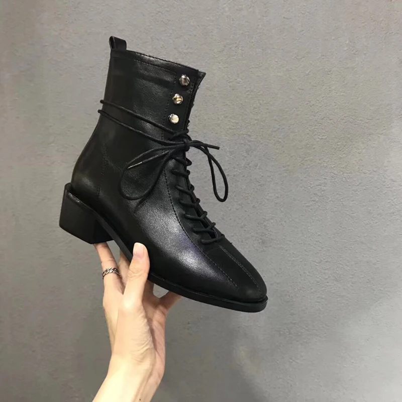 Bootee/женские кожаные ботинки г. Женские ботинки до середины икры на молнии Осенняя обувь роскошные дизайнерские женские ботинки на массивном каблуке со шнуровкой