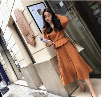 

2020 new arrival winter Runway Ruffled sexy V-neck women sweater two piece set +Elastic waist pleated skirt women set