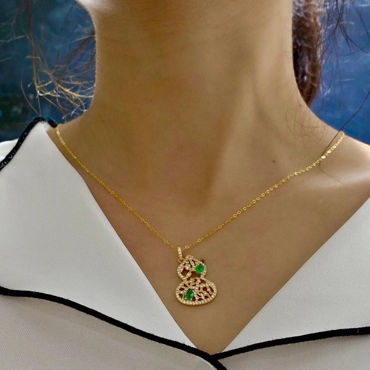 

natural green emerald gem Pendant natural gemstone pendant necklace S925 silver Fashion lovely lucky gourd girl gift jewelery