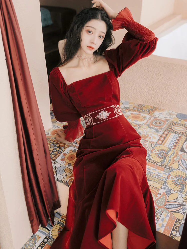 YOSIMI, Осень-зима, вельветовое платье макси с вышивкой, квадратный воротник, длинный рукав, длинное женское платье, красное вечернее платье