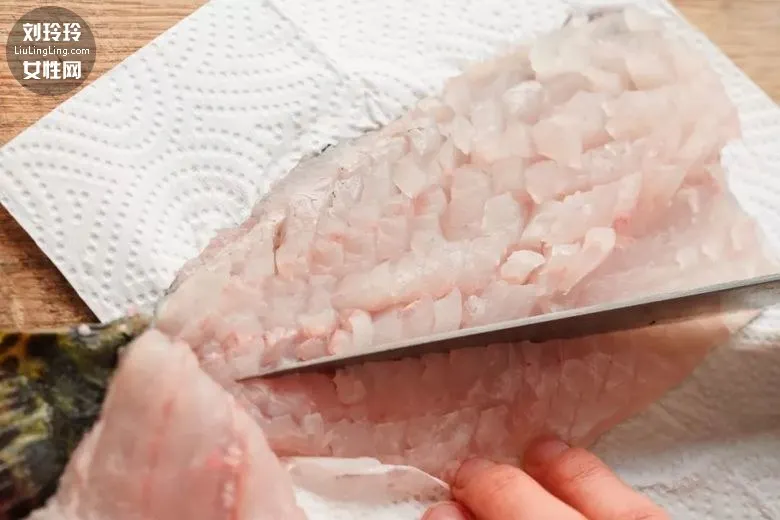 年夜飯上的松鼠鱖魚做法 松鼠桂魚標準花刀10