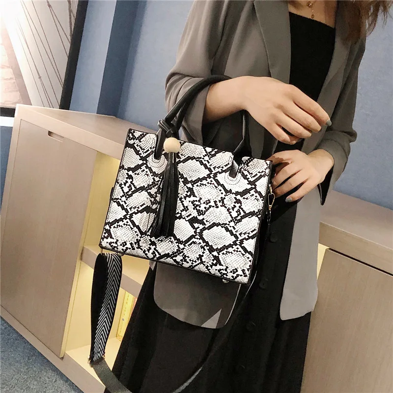 

Autumn New Style INS Fashion Snakeskin Handbag Women's Korean-style Retro Online Celebrity Versatile Shoulder Large-Volume Shoul