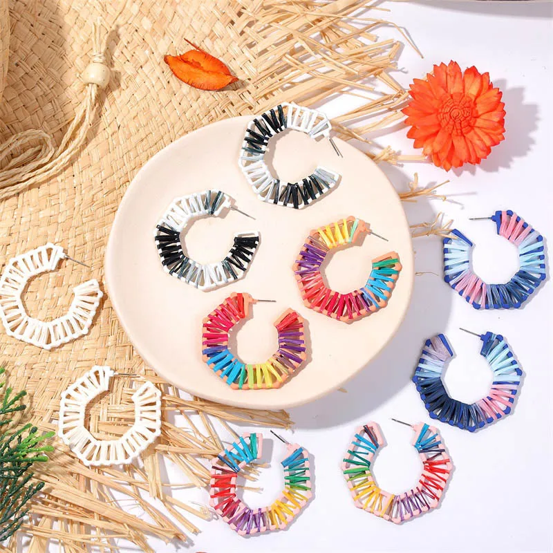 

Fashion Handwoven Straw Raffia C-shaped Drop Earrings for Women Boh Colorful Rattan Geometric Dangle Earrings Statement Jewelry