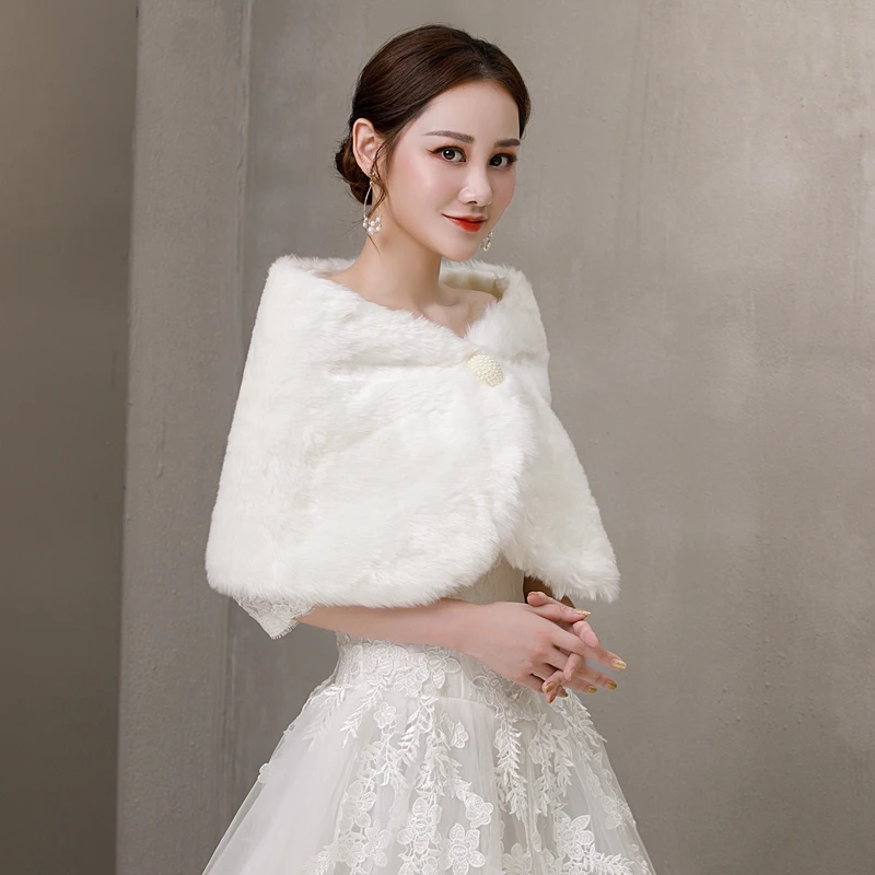 Elegant Ivory Formal Party Evening Jackets Wraps Faux Fur Wedding Capes 2019 New Winter Women Bolero Wrap Winter Shawls In Stock Elegant Ivory Formal Party Evening Jackets Wraps Faux Fur Wedding Capes 2019 New Winter Women Bolero Wrap Winter Shawls In Stock