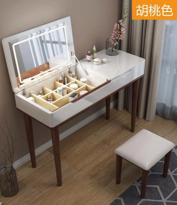 シンプルな小さなアパートの寝室北欧のドレッシングテーブル