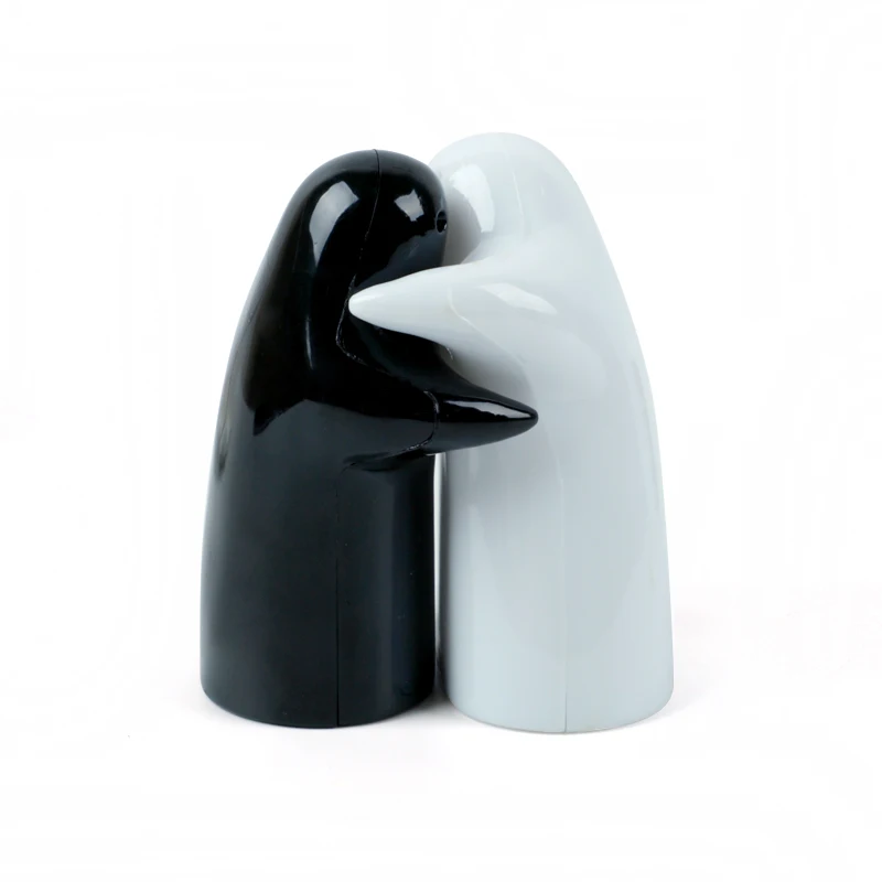 Керамический черный и белый Hug Cruet комплект из двух предметов, бутылка для перца, солонка, Кухонный Контейнер для хранения порошка, бутылка для приправ, держатель для специй