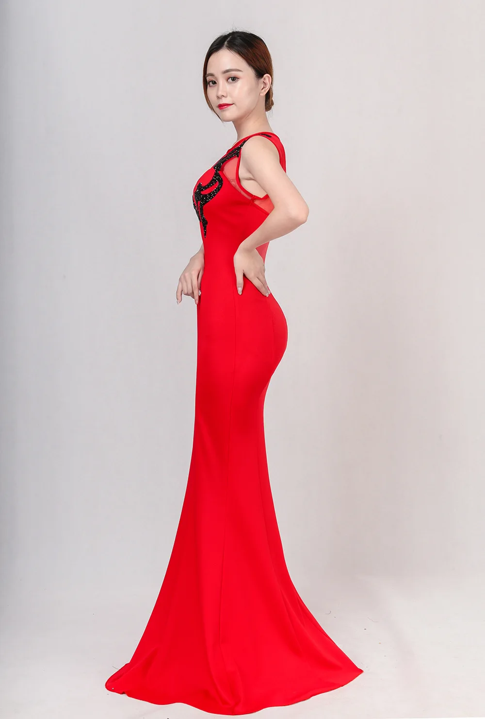 8175#-实拍模特-红色-侧身