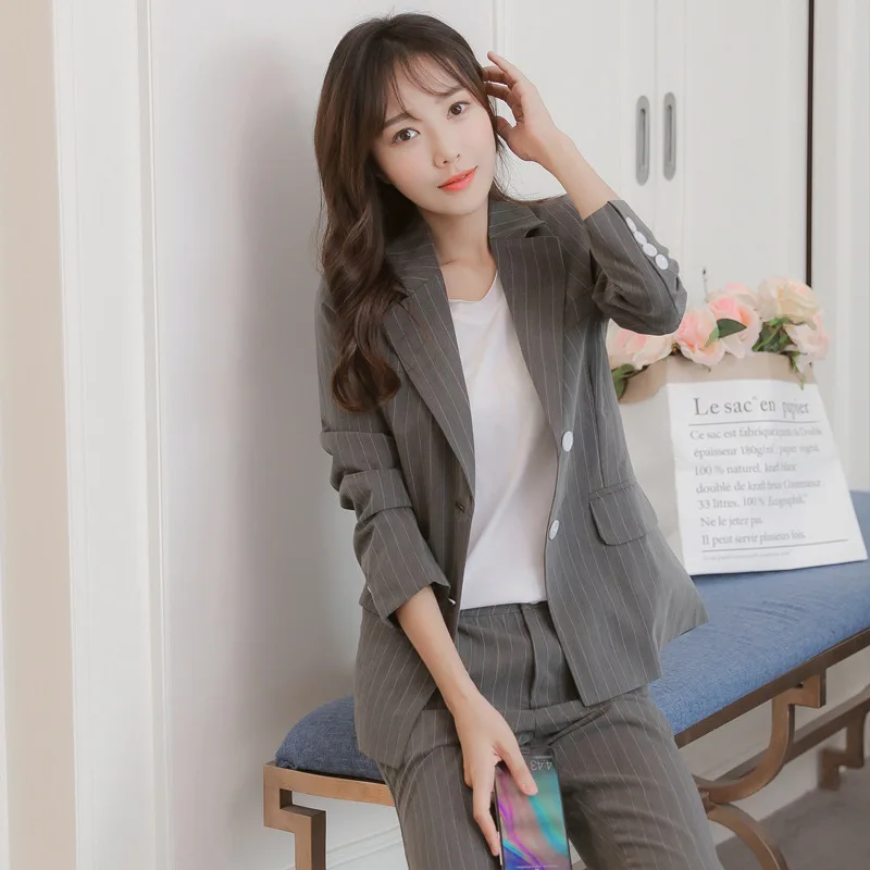 

High-End Debutante-Style Set Stripes Small Suit + Capri Pants Two-Piece Set
