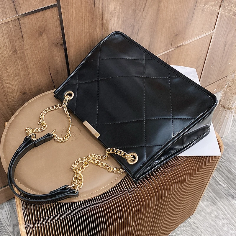 

2020 new chain shoulder strap small PU leather messenger bag women retro brand messenger bag women bag ladies trendy handbags