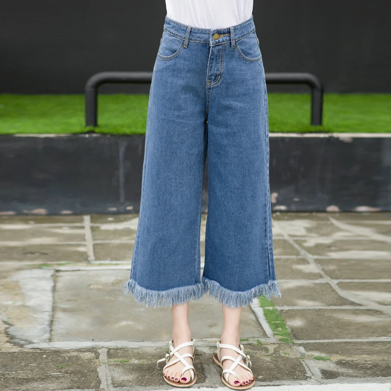 Рисунок 2 - Женские весенние брюки с широкими штанинами