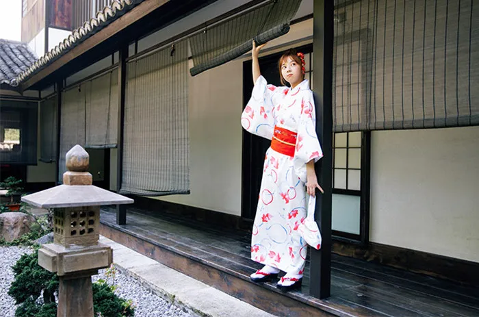 Женское кимоно халат традиционная Япония юката красный цвет цветочные принты Летнее платье одежда для выступлений косплей одежда
