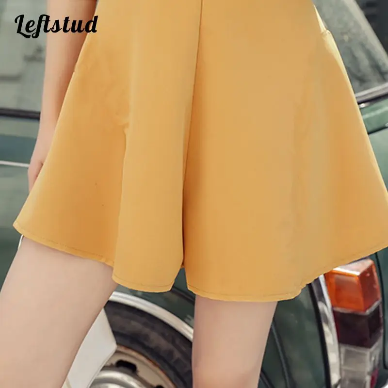 Combinaison femme 2022 spring French double layer ruffle jumpsuit off-shoulder one-word collar sexy solid shorts women bodysuit