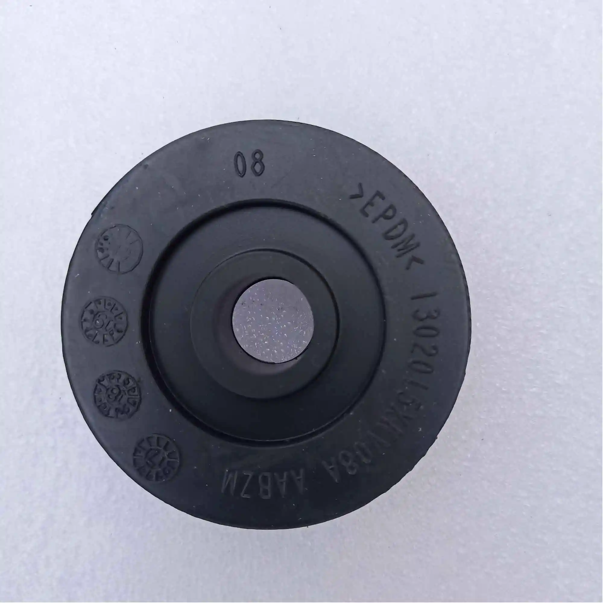 Резиновый блок для радиатора Great wall haval H9 OEM:1302015XKV08A 1302016XKW09A 4 шт. в одном наборе |