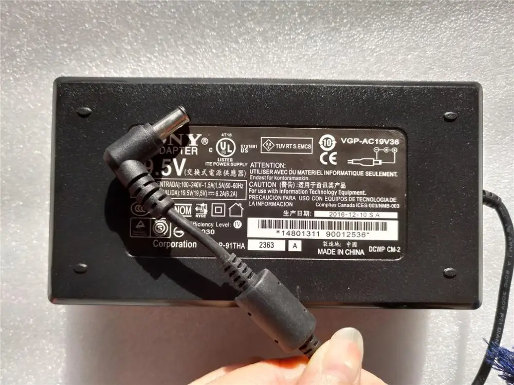 19.5V 6.2A 120W AC Adapter แหล่งจ่ายไฟสำหรับ Sony ACDP 120E01 ACDP