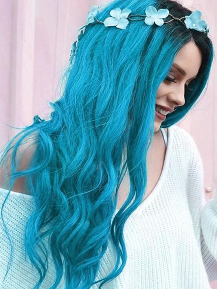 Девочка с голубыми волосами. Красивая девушка с голубыми волосами. Видео с голубыми волосами. Синие волосы. Голубые волосы.