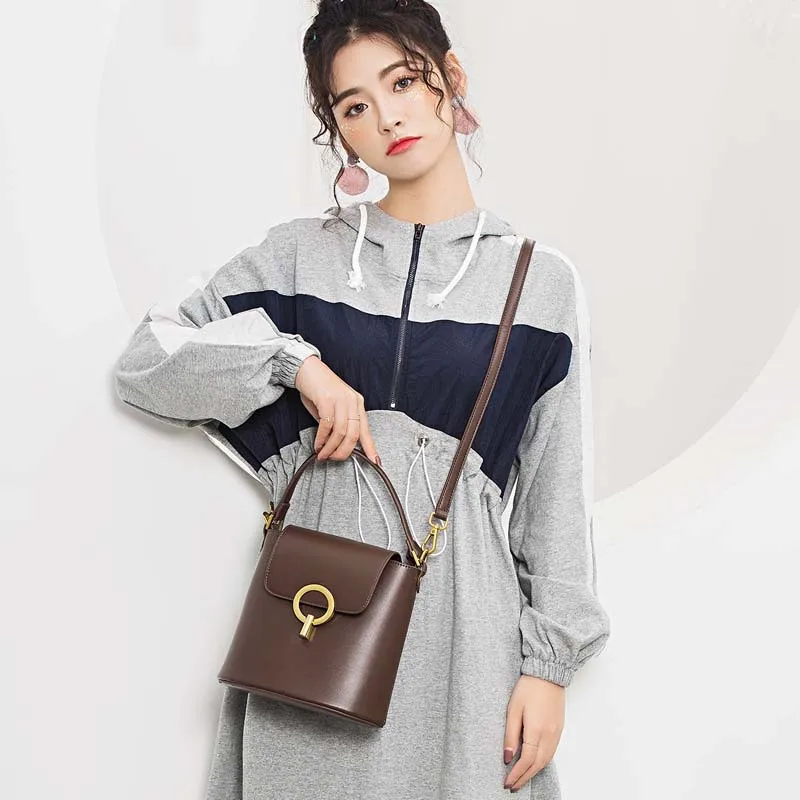 

Bag Women's 2019 New Style Retro Fashion Double Color Hand Bucket Bag Trend Versatile Shoulder Bag Oblique Women's Bag