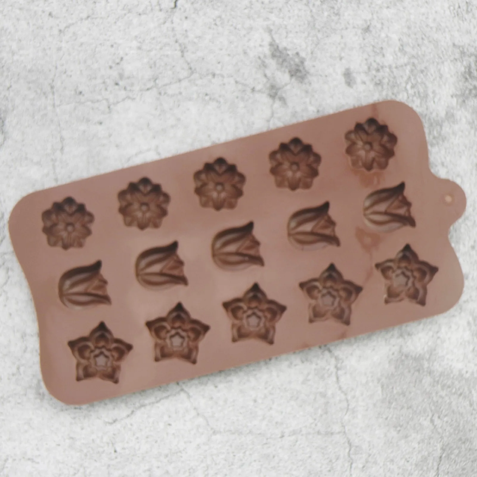 https://ae01.alicdn.com/kf/H530c9864cf514692a9381cea0fd8b8b0z/Silicone-Mold-Chocolate-flower-Candy-Molds-Silicone-Baking-Molds-for-Cake-Fancy-Shapes-Non-stick-Kitchen.jpg