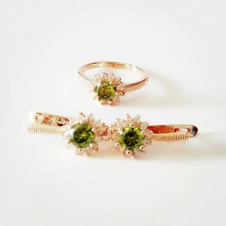 Женский ювелирный комплект из колье и серёг с зеленым фианитом|fashion jewelry set|jewelry