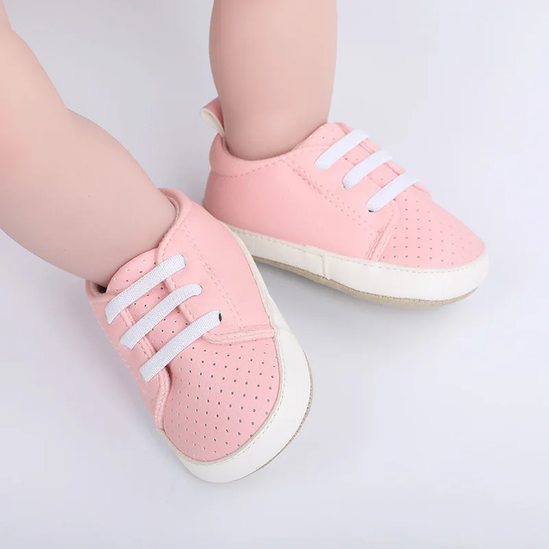 sapatos da menina do bebê sapatos do