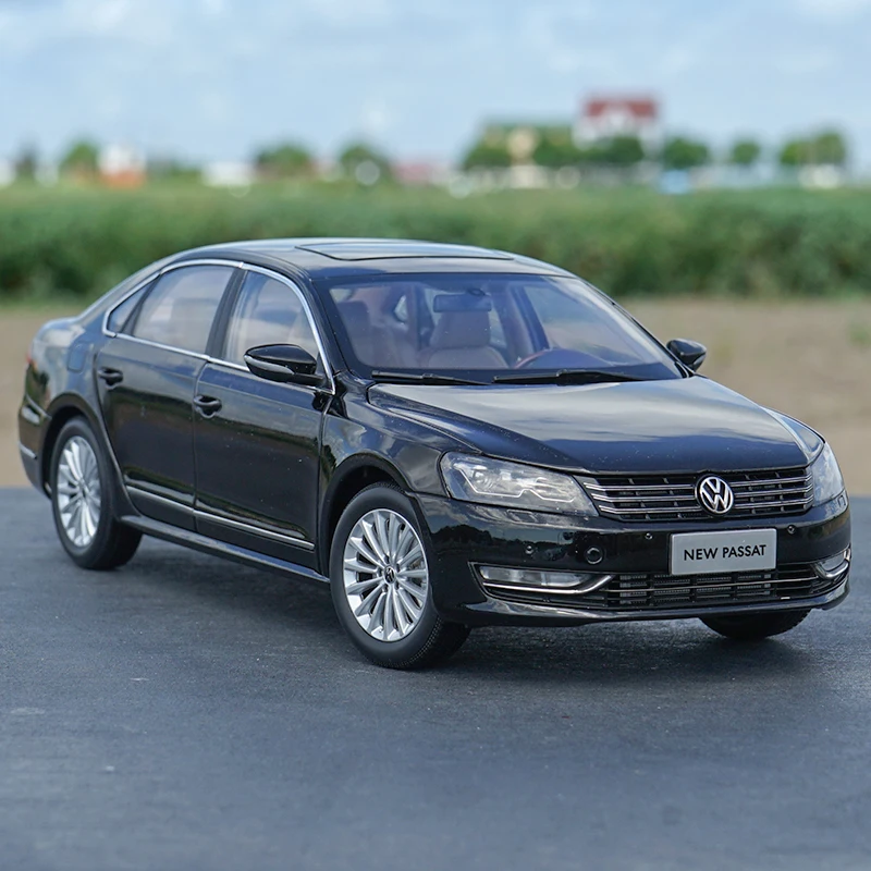 Оригинал авторизованный аутентичный 1/18 Volkswagen новый Passat 2011 литая Игрушечная