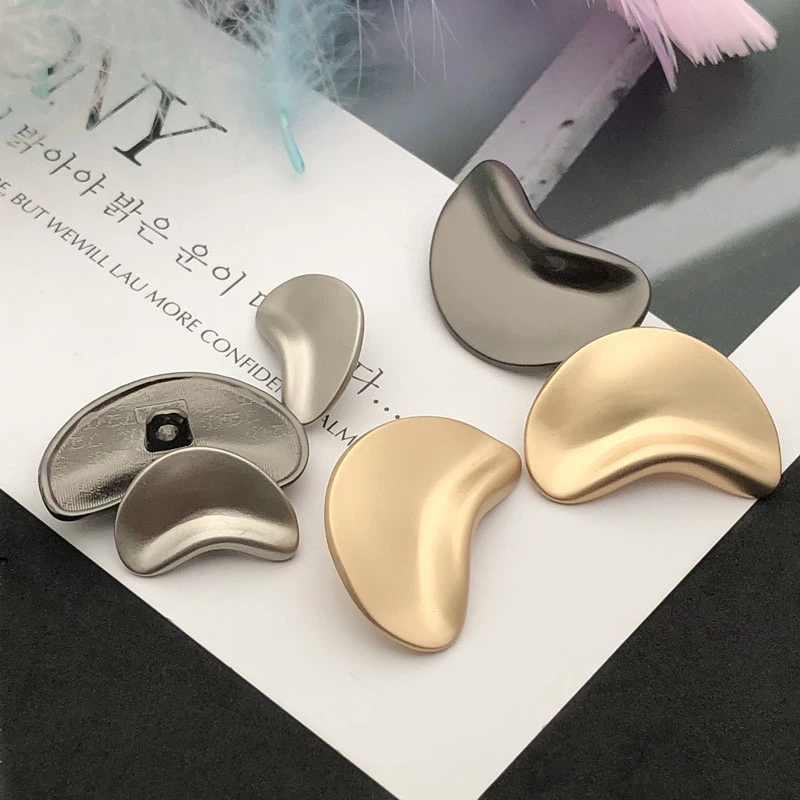 10pcs Fashion Moon Shape Metal Buttons for Clothes Black Gold Buttons for Coat Sewing Accessories Overcoat Decorative Buttons
