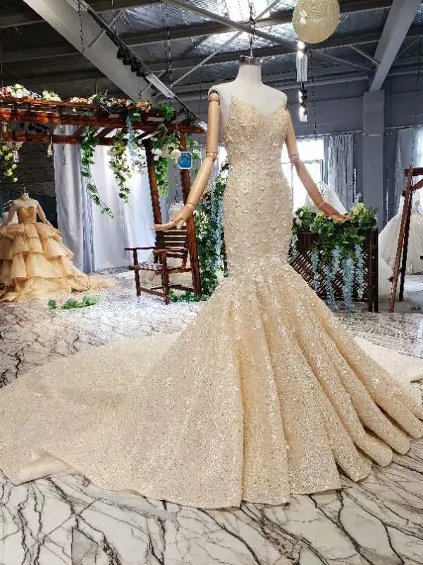 BacklakeGirls Handmade Champagne Mermaid Wedding Dresses Sexy Sleeveless Lace Flower Trumpet Bride Wedding Gowns With Short Cape