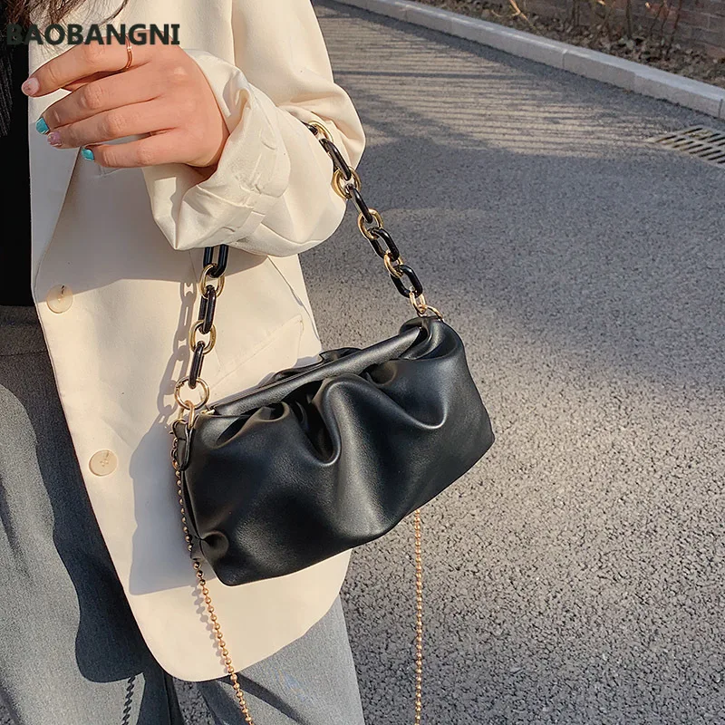 

Designer Fashion Women's Golden Chain Small Crossbody Bag Travel Shoulder Handbags High Quality PU Leather Clutch